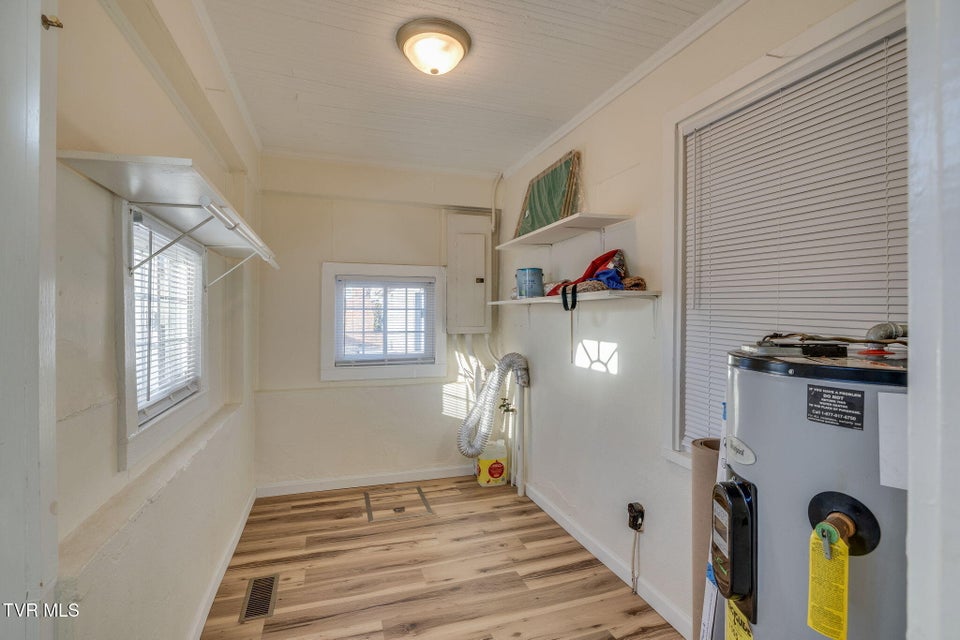 Photo #27: 810 Lamont Street