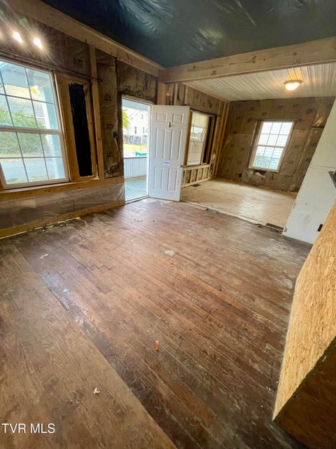 Photo #7: 416 Opekiska Street