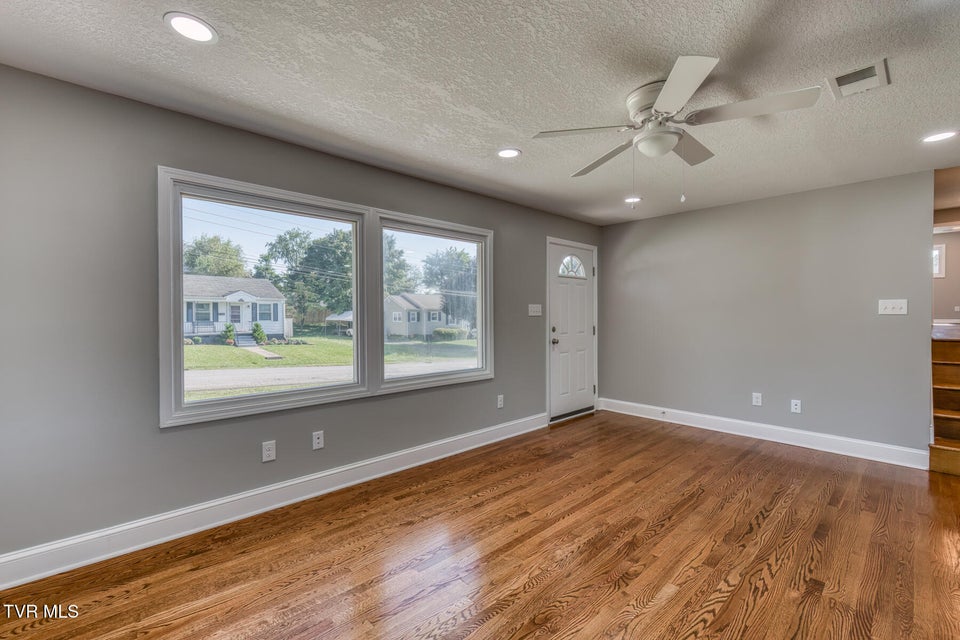 Photo #5: 1216 Norway Street