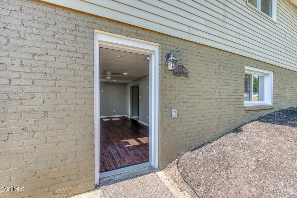 Photo #28: 1216 Norway Street