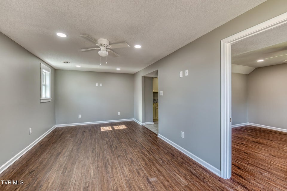 Photo #29: 1216 Norway Street