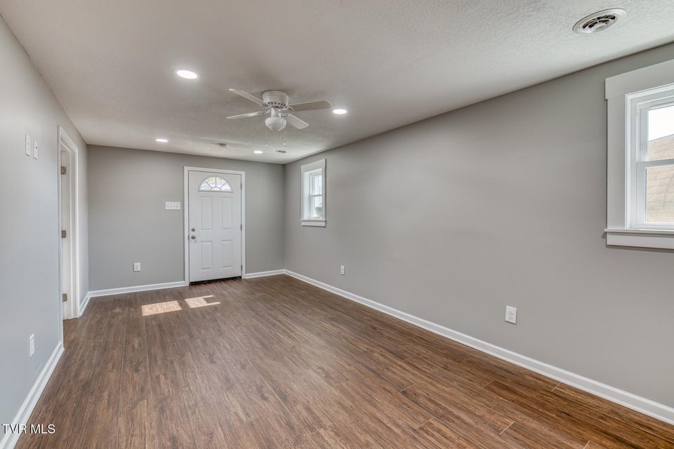 Photo #31: 1216 Norway Street