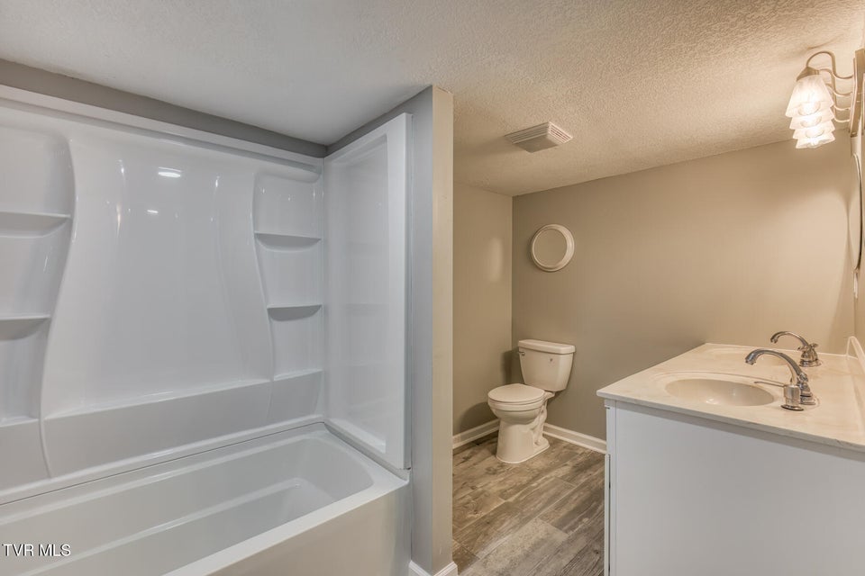 Photo #35: 1216 Norway Street