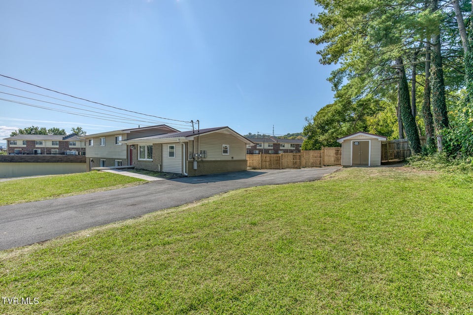 Photo #38: 1216 Norway Street