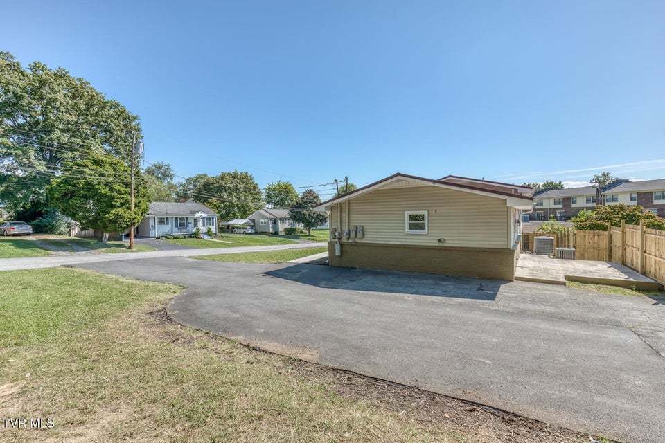 Photo #42: 1216 Norway Street