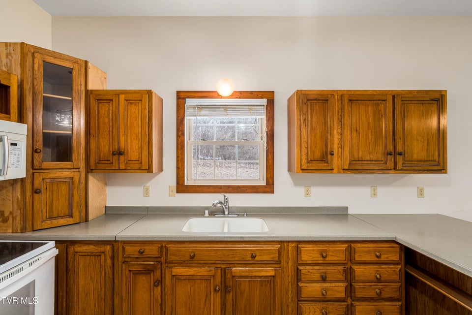 Photo #38: 36091 Glove Drive