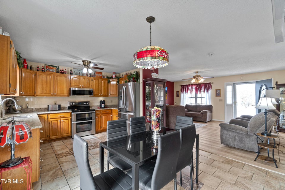 Photo #8: 116 Maple Crest