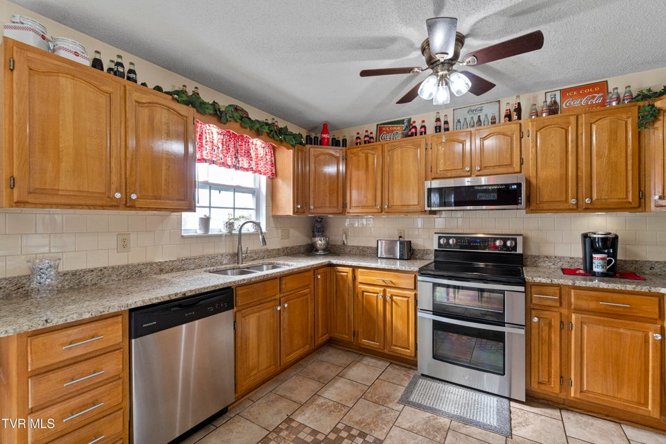 Photo #11: 116 Maple Crest