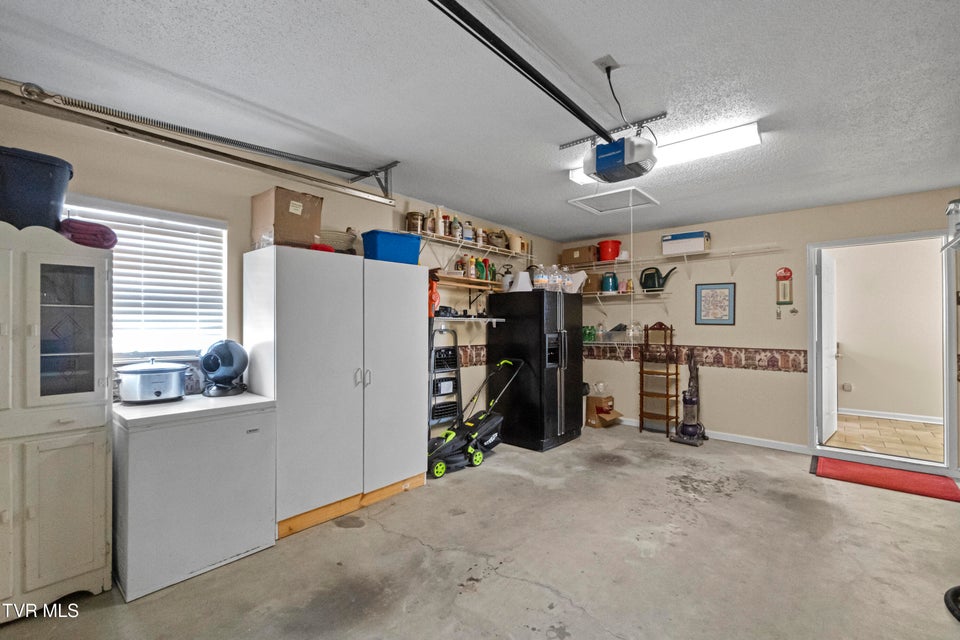 Photo #23: 116 Maple Crest