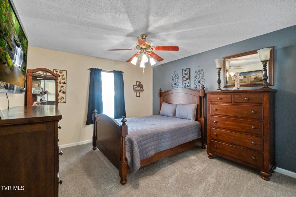 Photo #16: 116 Maple Crest