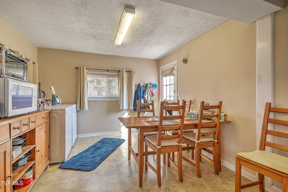 Photo #10: 118 Lincoln Avenue