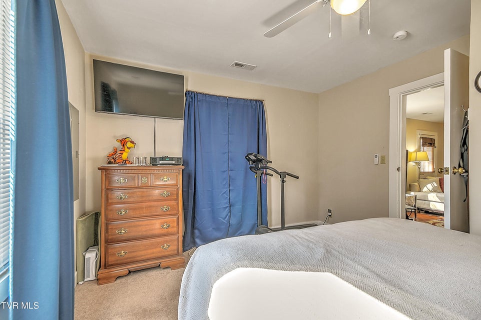 Photo #17: 118 Lincoln Avenue