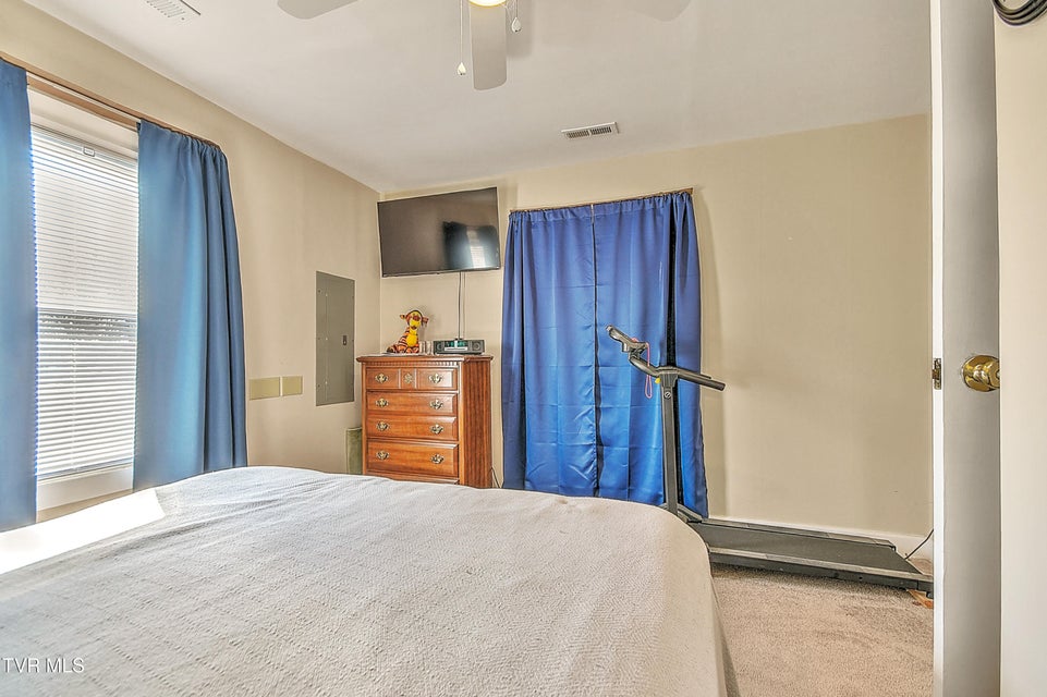 Photo #18: 118 Lincoln Avenue