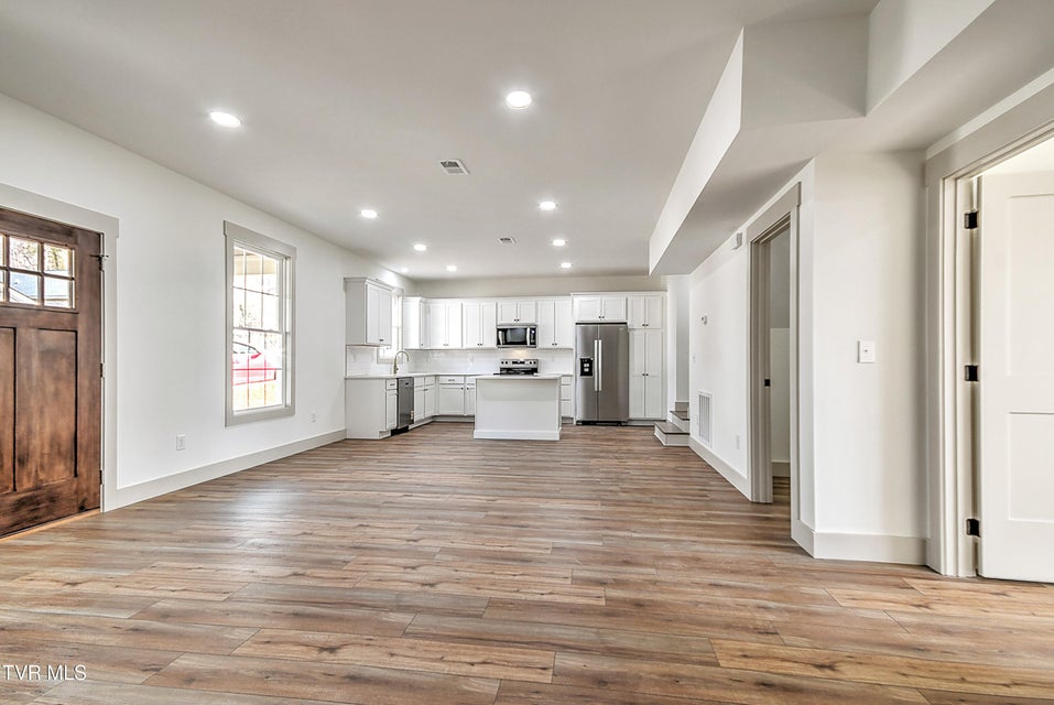 Photo #8: 505 Hickory Tree Pvt Drive