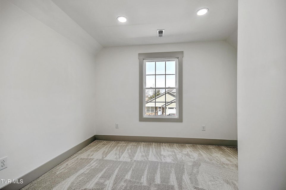 Photo #28: 505 Hickory Tree Pvt Drive