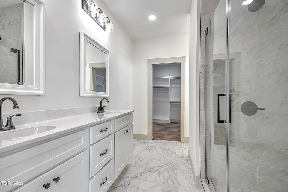 Photo #18: 505 Hickory Tree Pvt Drive