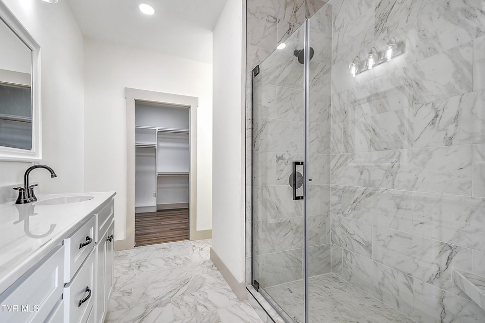 Photo #17: 505 Hickory Tree Pvt Drive