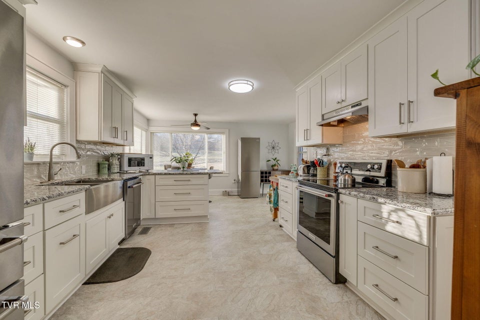 Photo #16: 845 Highway 44 