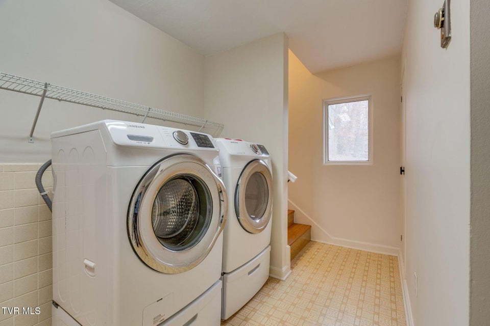 Photo #13: 4515 Preston Place