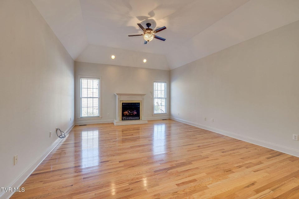 Photo #9: 1148 Bellingham Drive