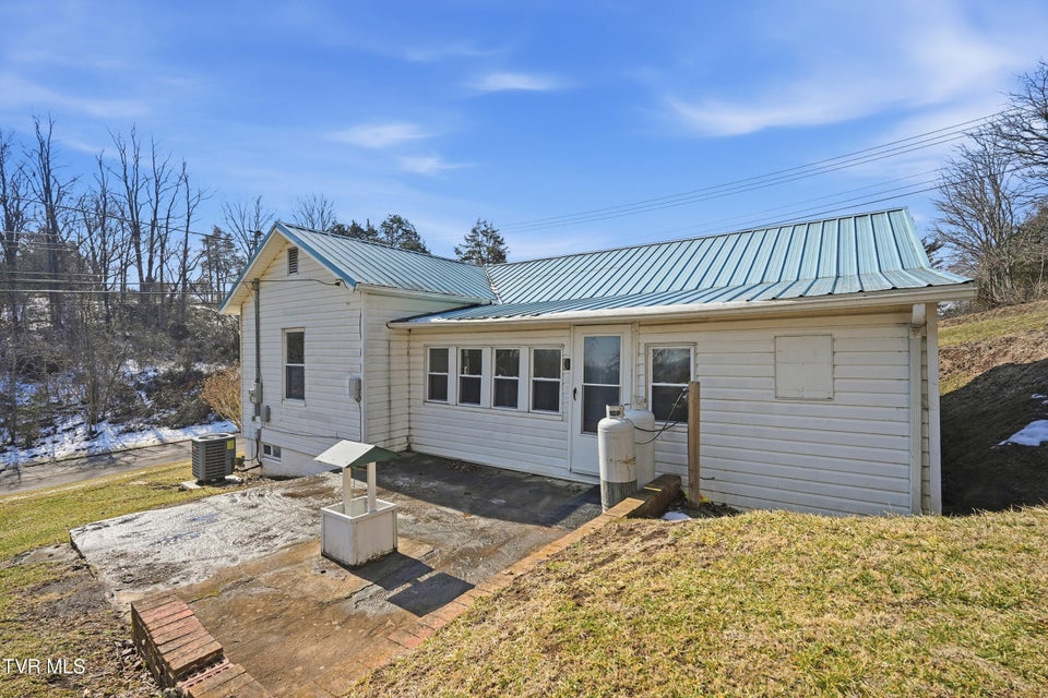 Photo #5: 454 Fincastle Road