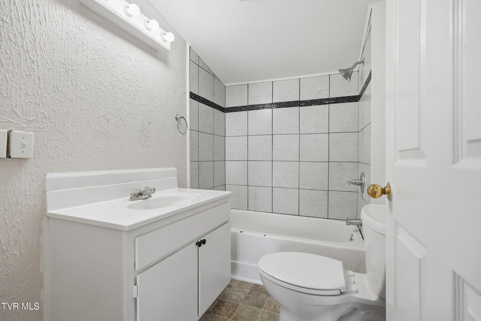 Photo #17: 454 Fincastle Road