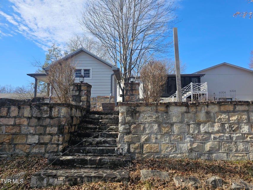 Photo #11: 305 Apple Drive