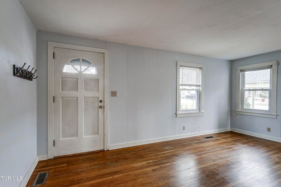 Photo #4: 511 Highland Avenue