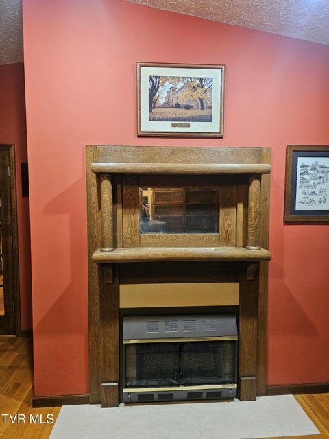 Photo #31: 305 Apple Drive