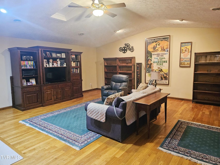 Photo #27: 305 Apple Drive