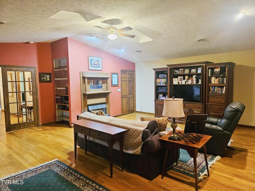 Photo #28: 305 Apple Drive