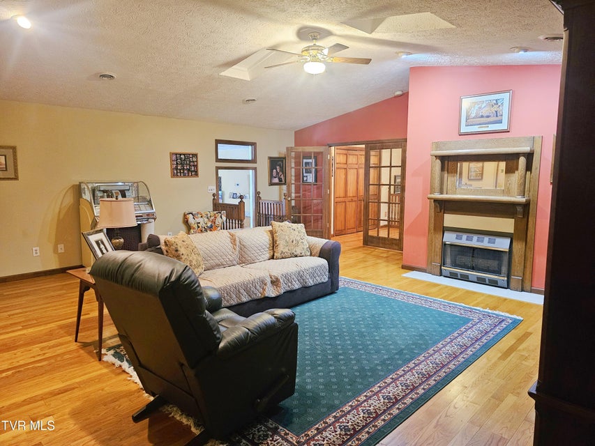 Photo #29: 305 Apple Drive