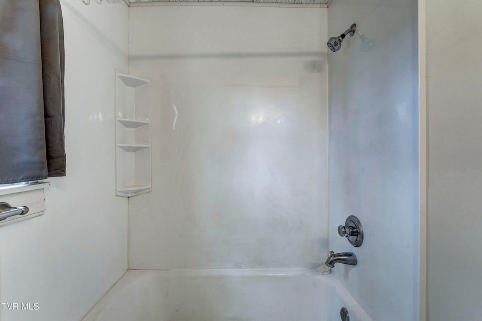 Photo #14: 511 Highland Avenue