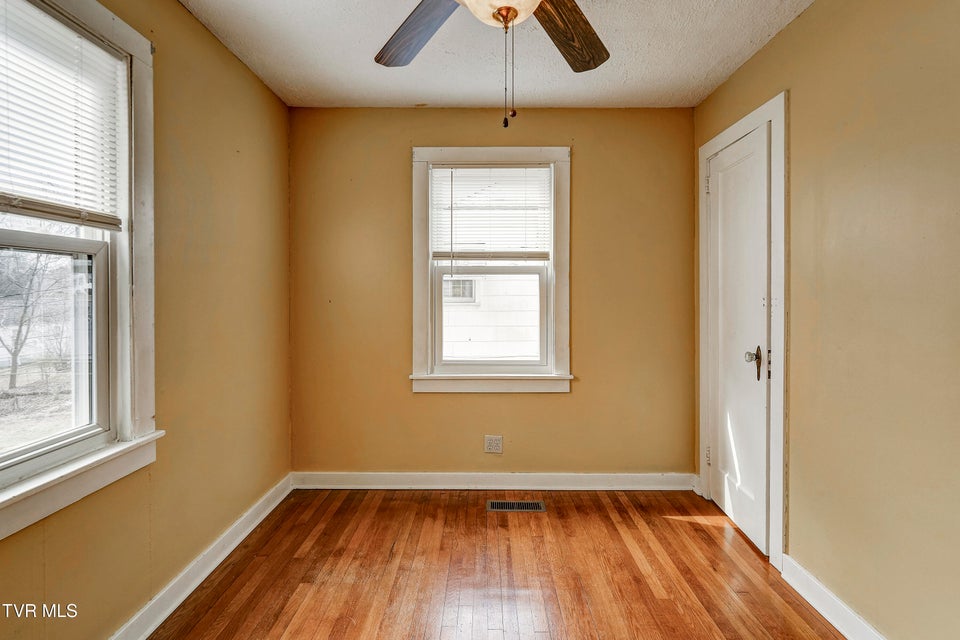 Photo #20: 511 Highland Avenue