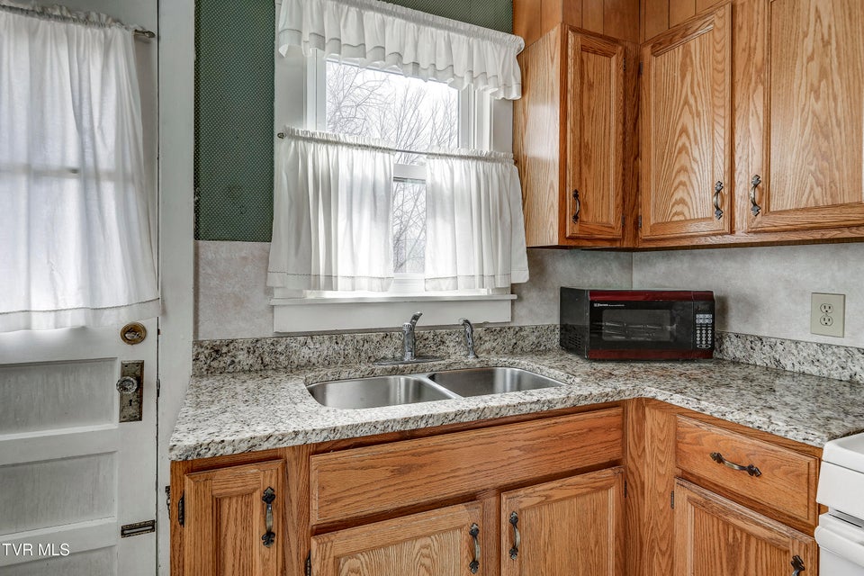 Photo #10: 511 Highland Avenue