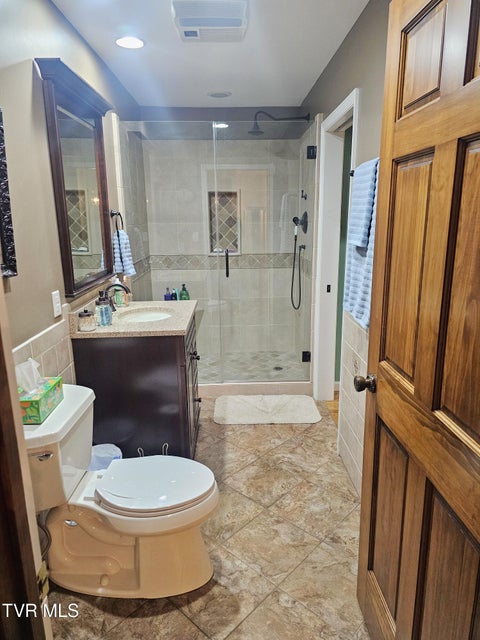 Photo #39: 305 Apple Drive