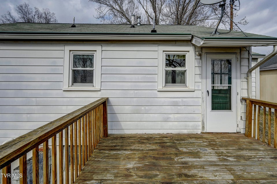 Photo #26: 511 Highland Avenue