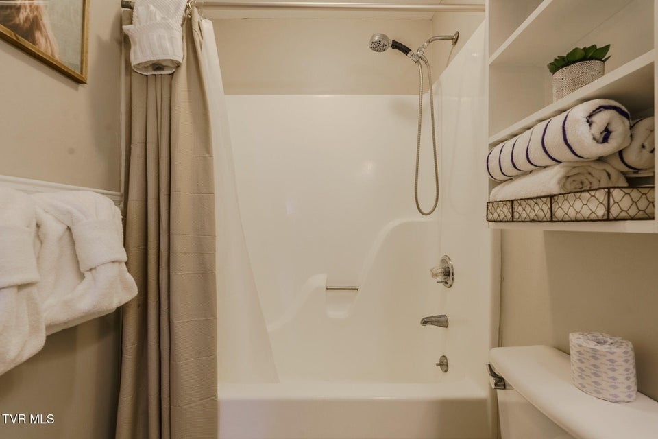 Photo #13: 1712 Lake View Circle