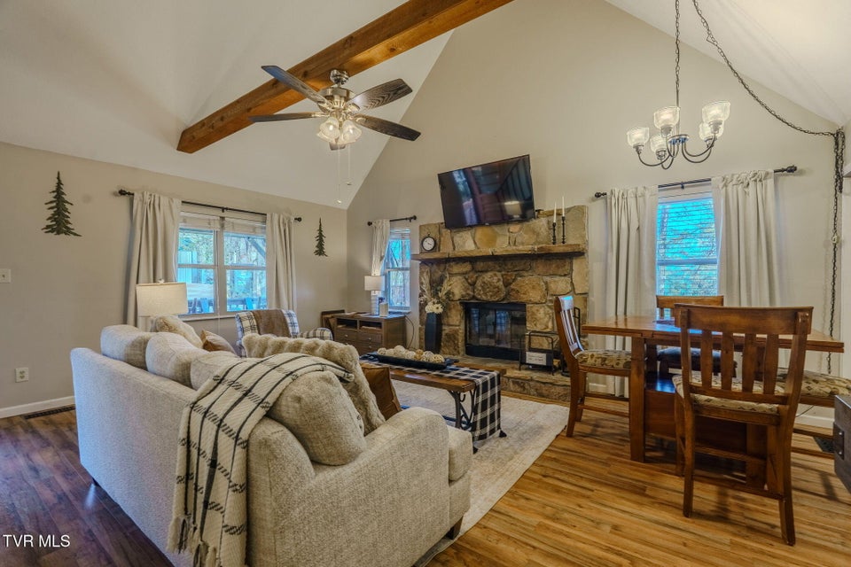 Photo #5: 1712 Lake View Circle