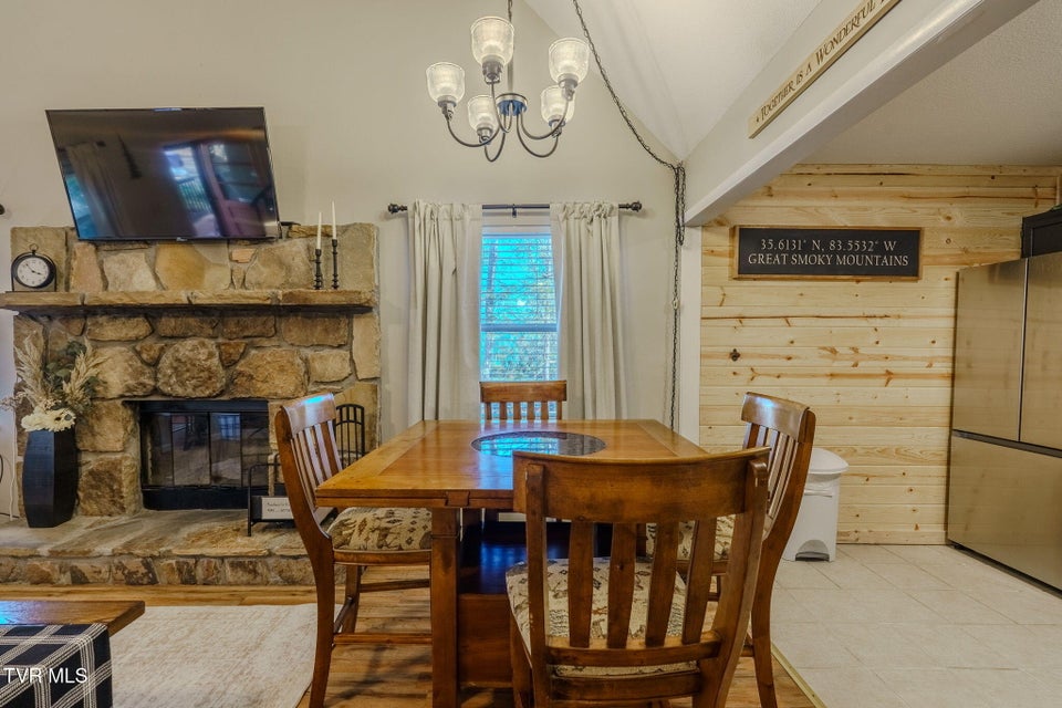 Photo #7: 1712 Lake View Circle