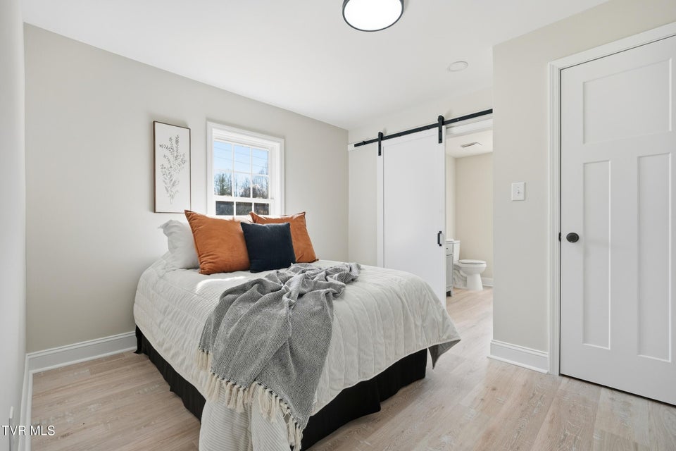 Photo #43: 145 New Street