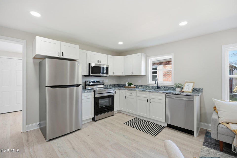 Photo #8: 145 New Street