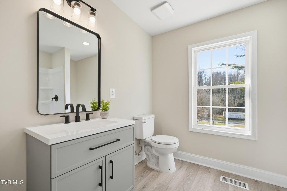 Photo #17: 145 New Street