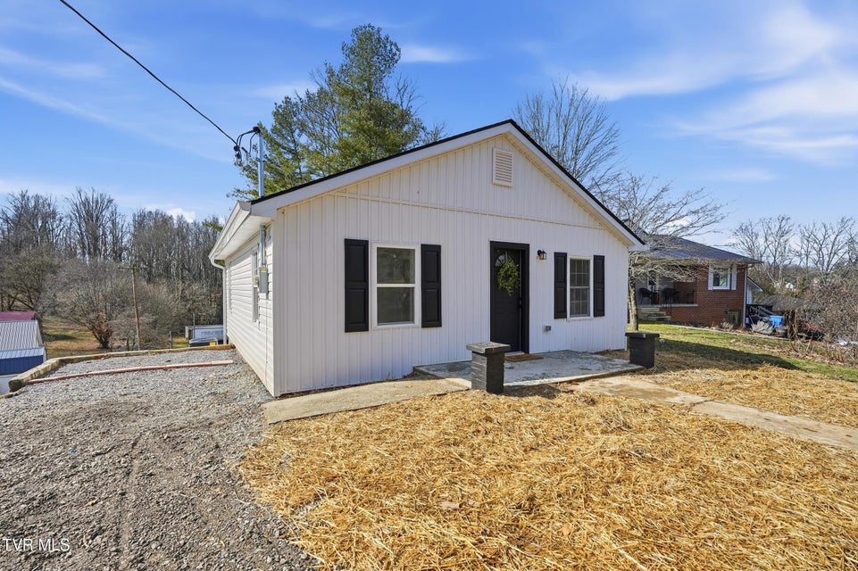 Photo #3: 145 New Street