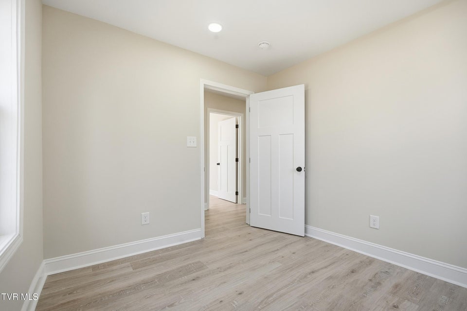 Photo #22: 145 New Street