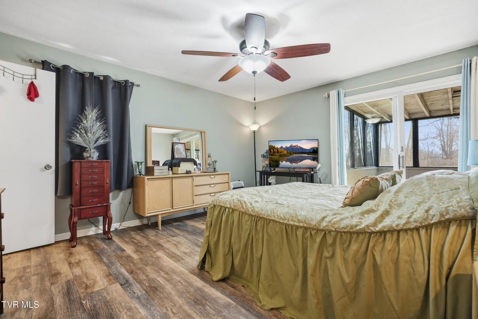 Photo #17: 109 Canterbury Lane