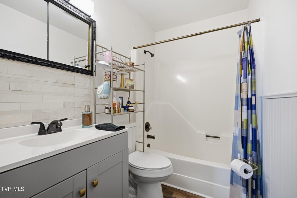 Photo #25: 109 Canterbury Lane