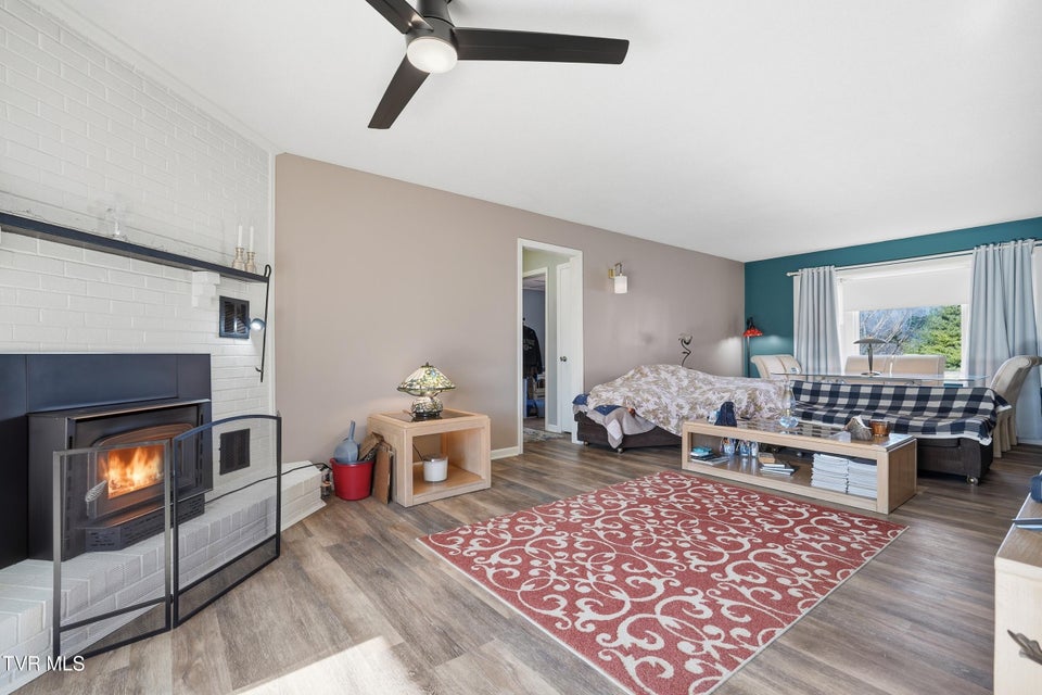 Photo #10: 109 Canterbury Lane