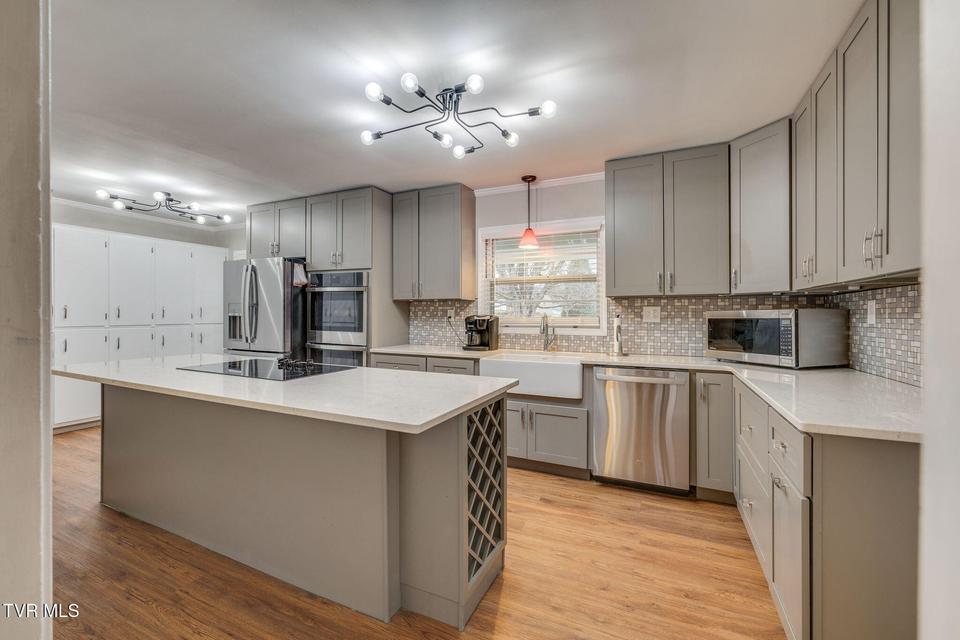 Photo #11: 1314 Woodland Avenue