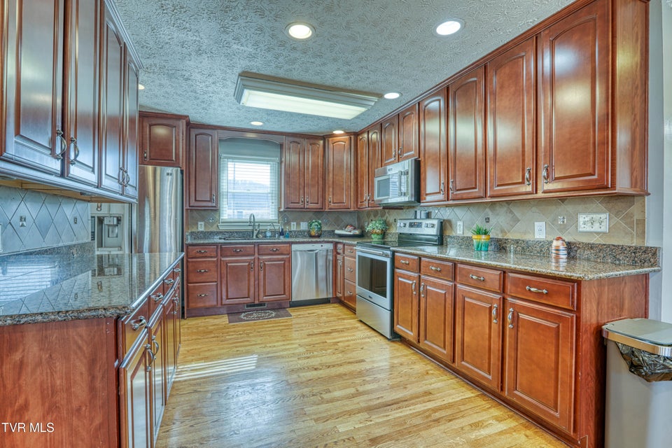 Photo #28: 604 Snapps Ferry Road